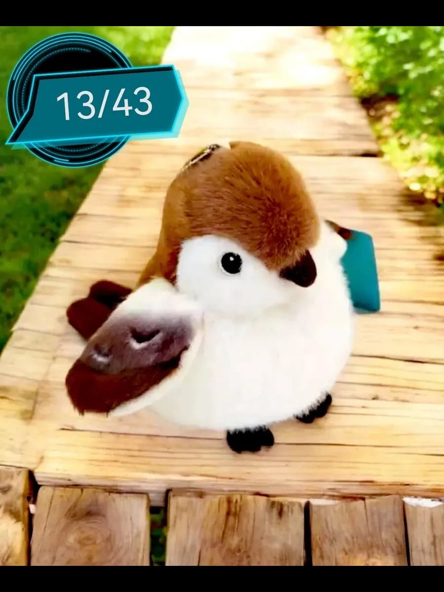 Мягкий брелок птичка