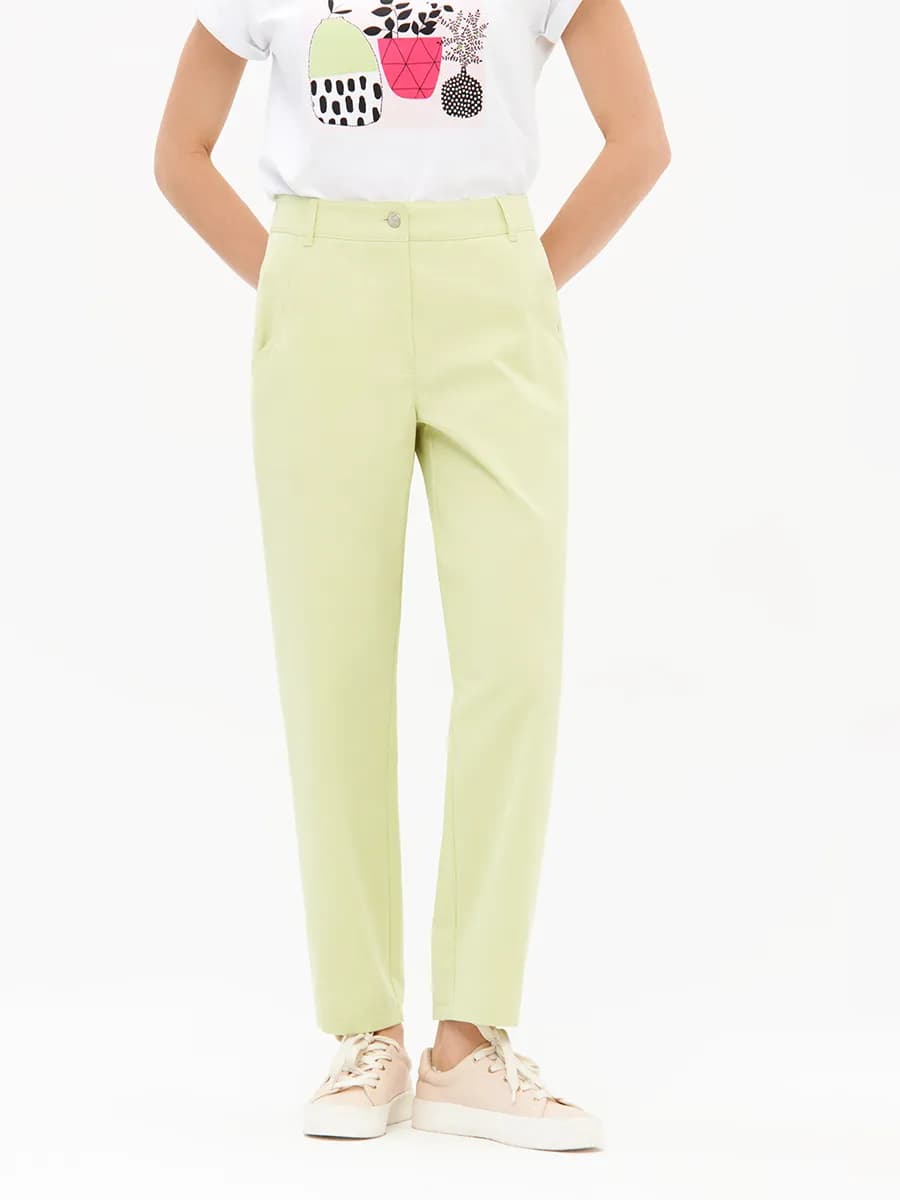 Джинсы свободные зауженные к низу