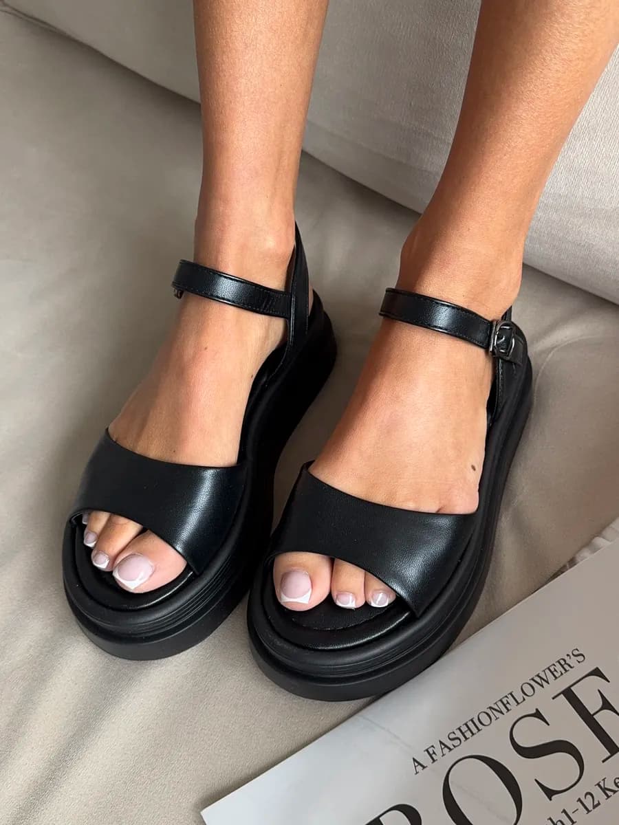 Босоножки летние без каблука на платформе