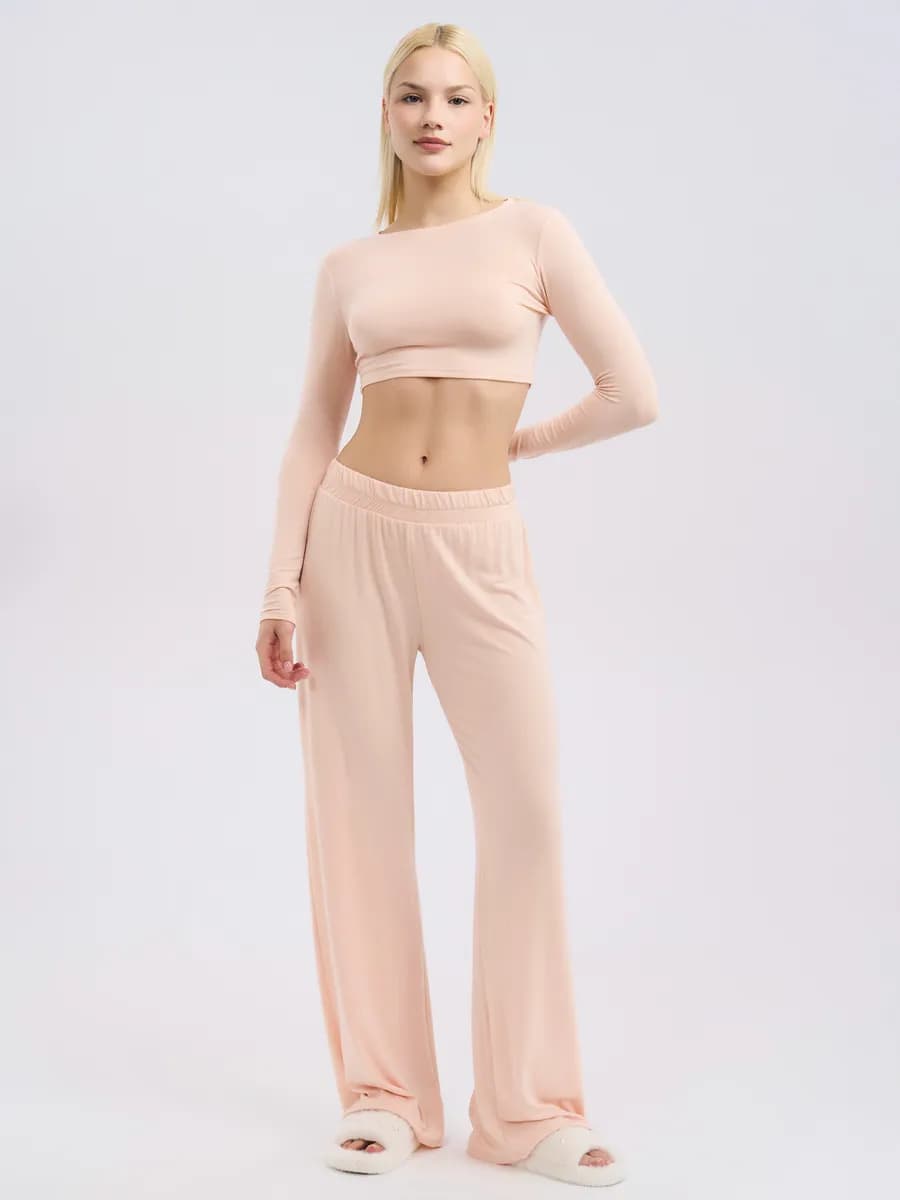 Домашний костюм с кроп-топом и штанами