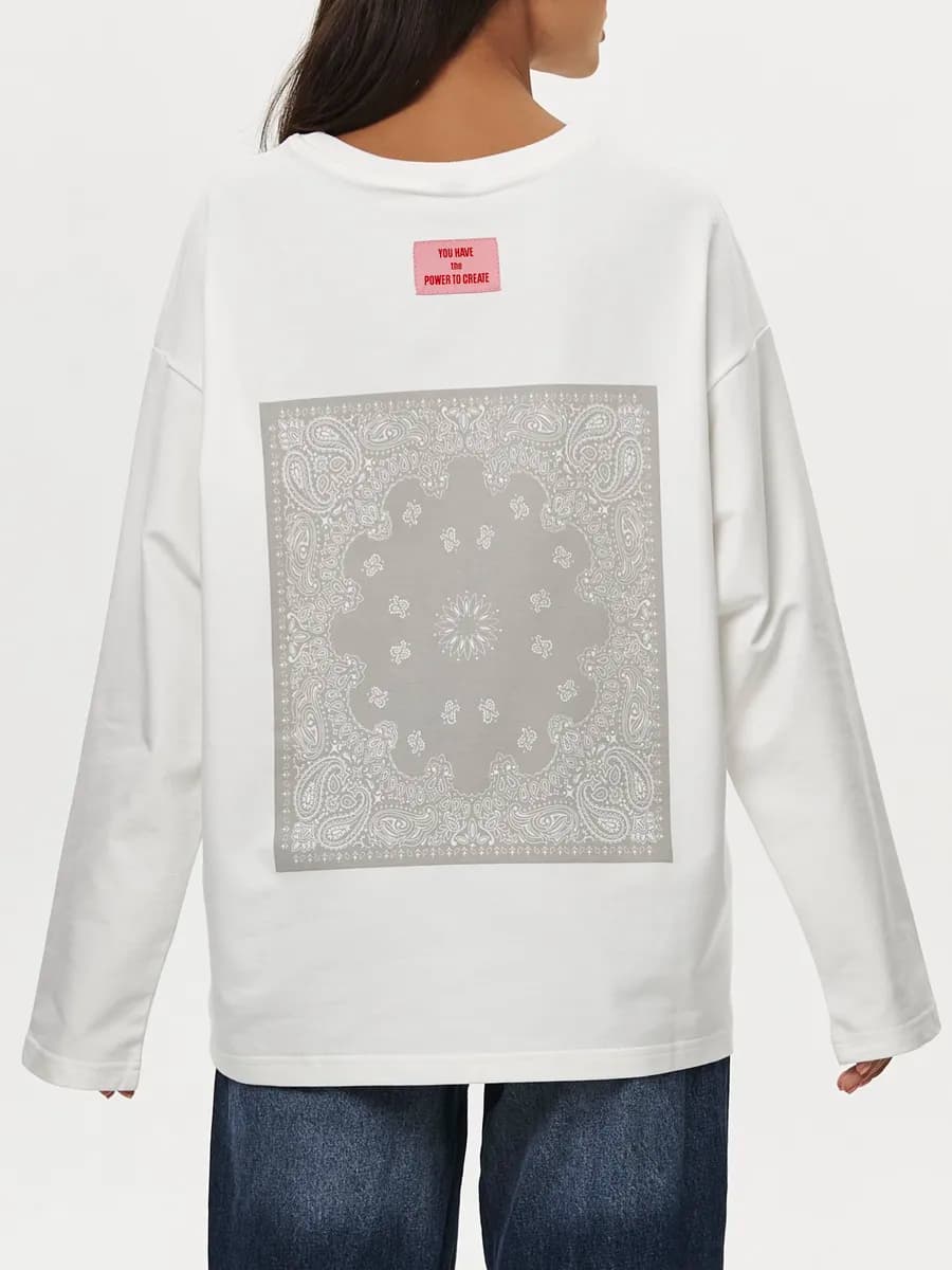 Лонгслив оверсайз Ковер на спине