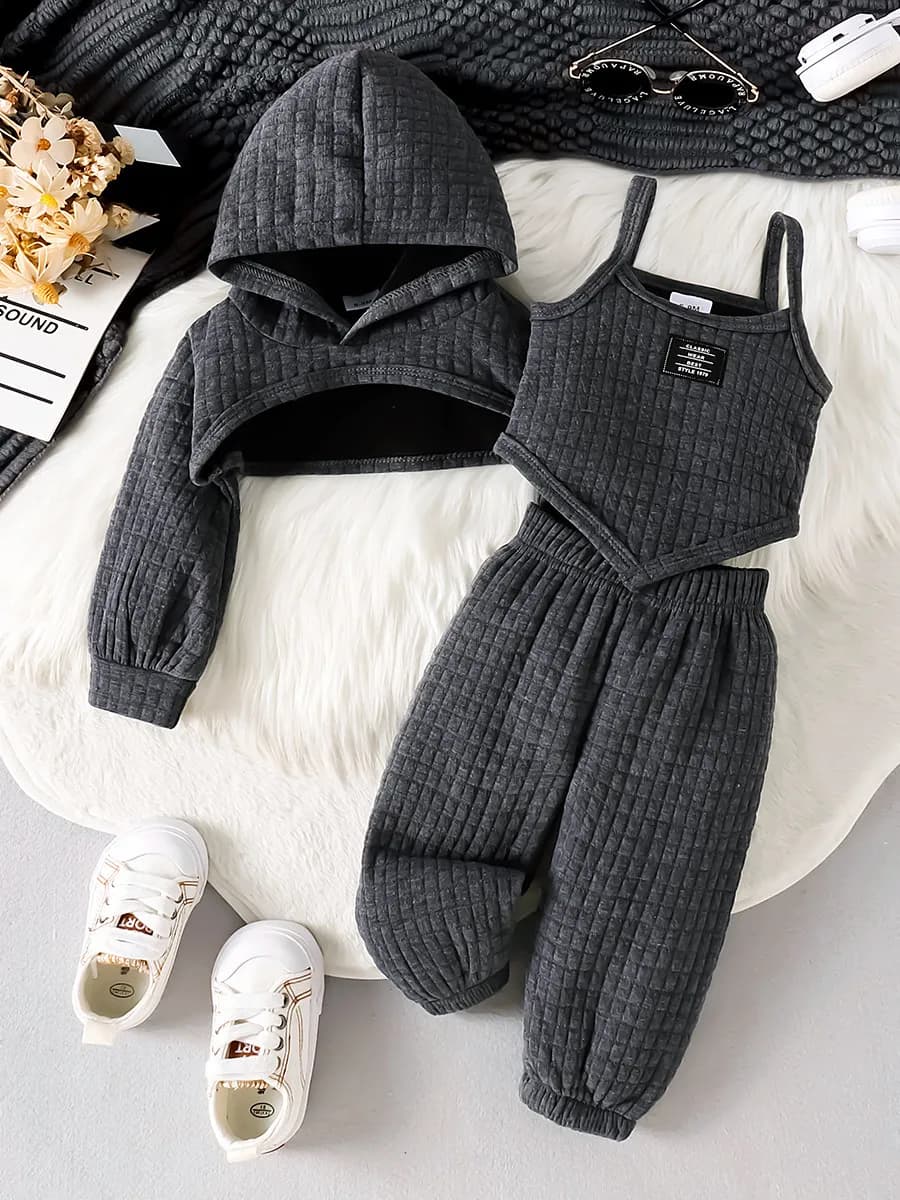 Костюм для девочки спортивный нарядный