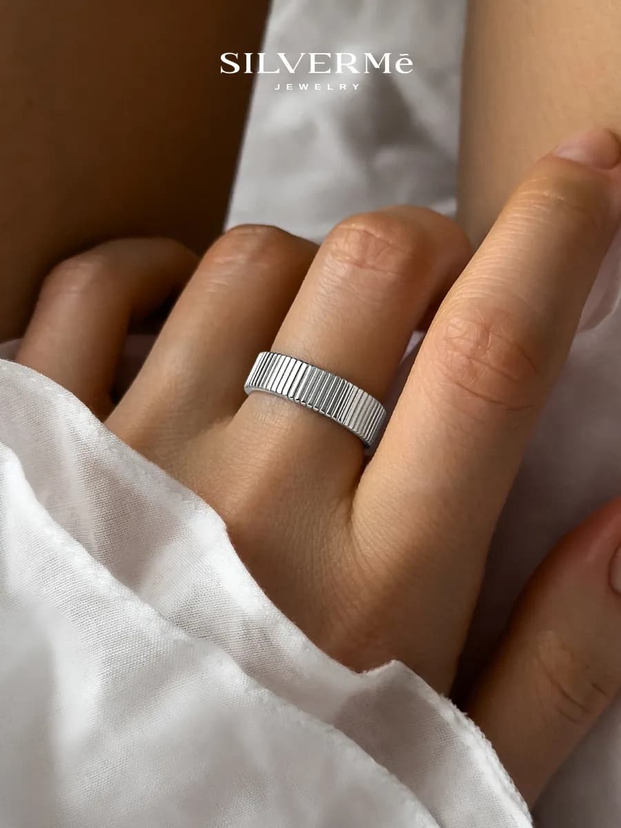 Кольцо серебряное тонкое с резьбой серебро 925