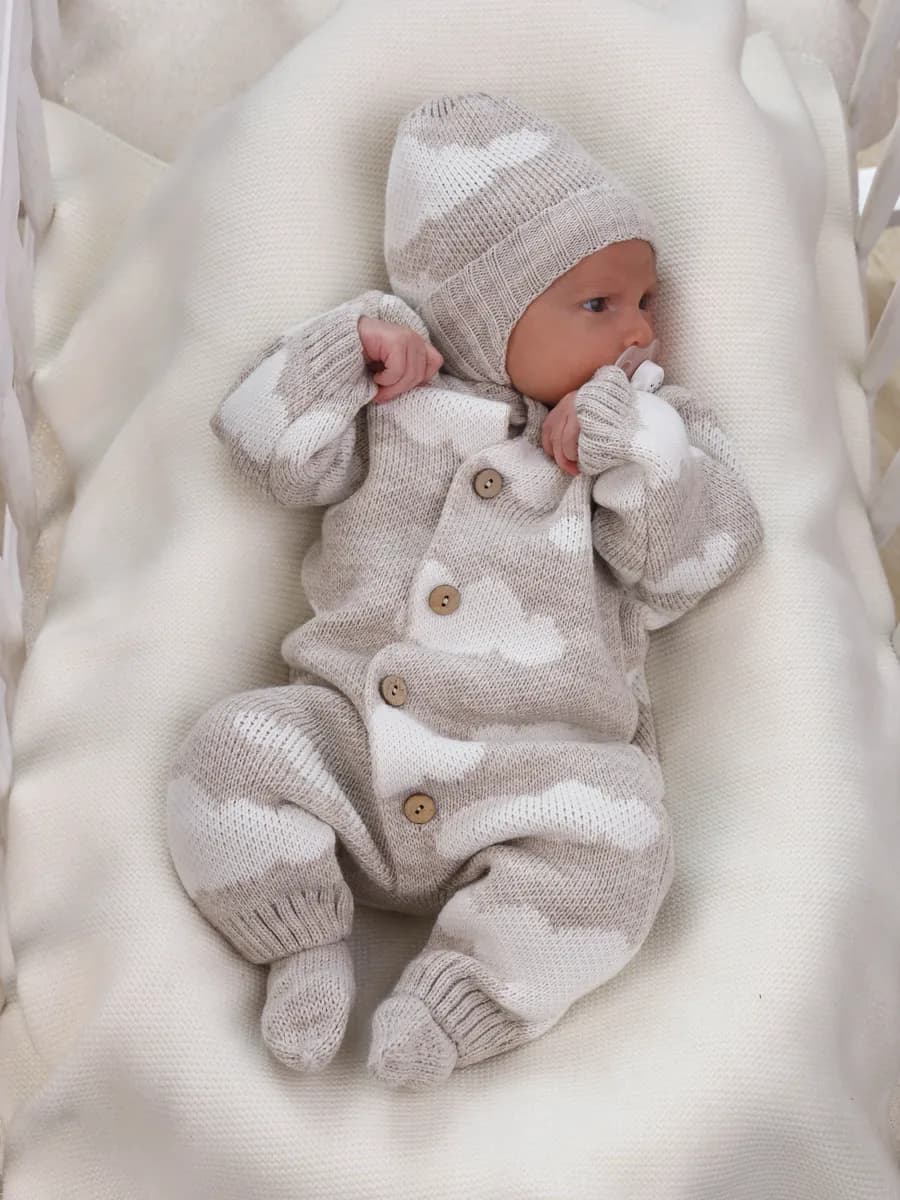 Вязаный комбинезон для новорожденных комплект на выписку