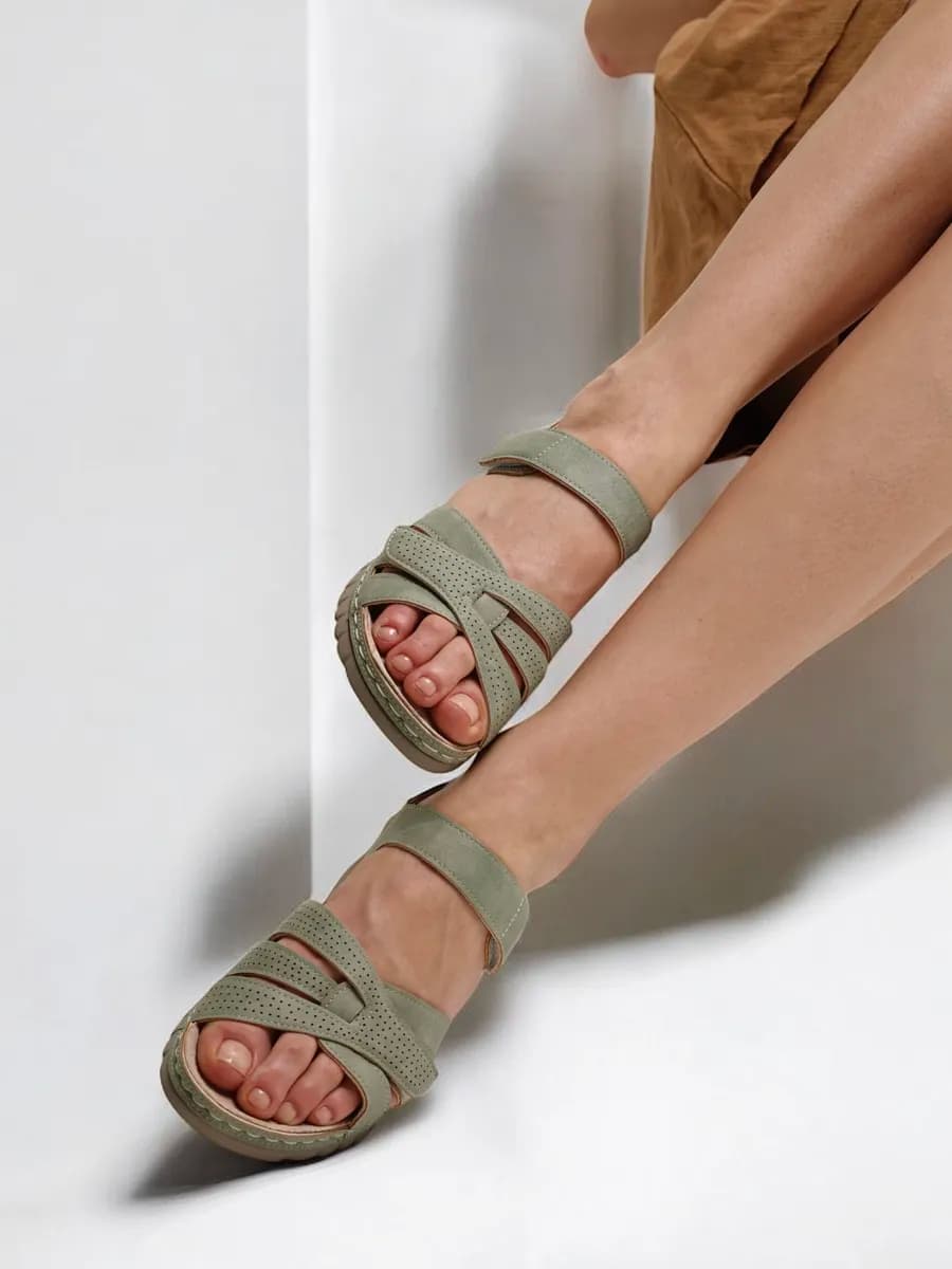 Босоножки летние открытые сандалии с ремешком