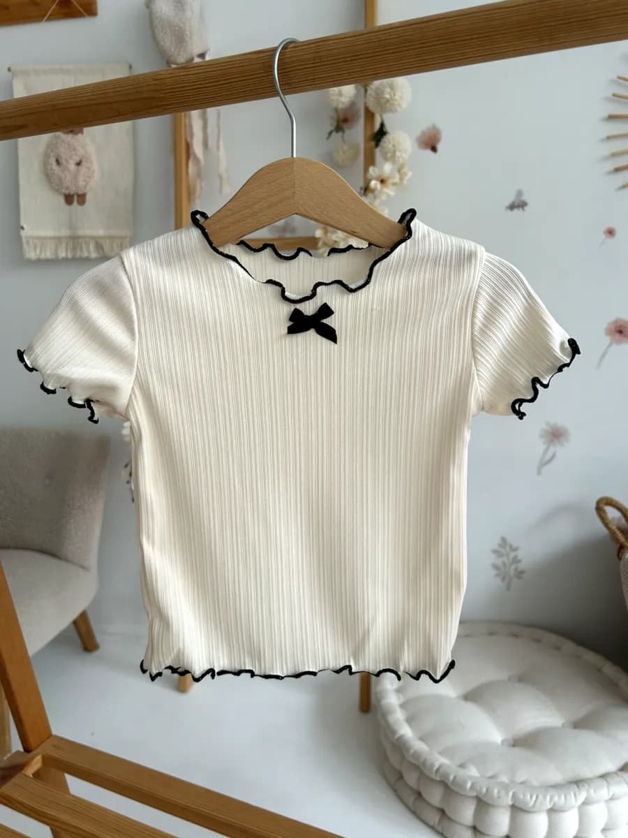 Бежевая футболка детская с бантиком, майка летняя