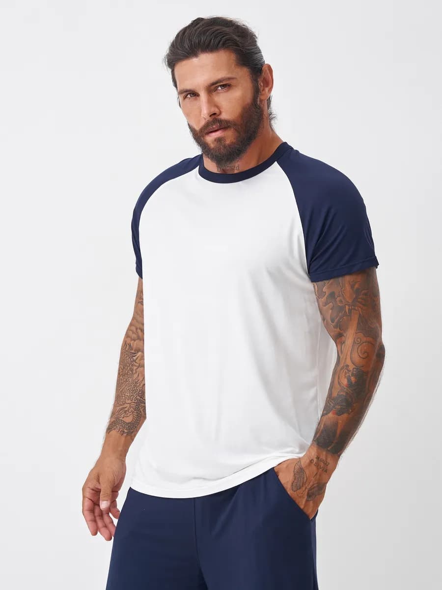 Пижама с шортами и футболкой. Домашний костюм