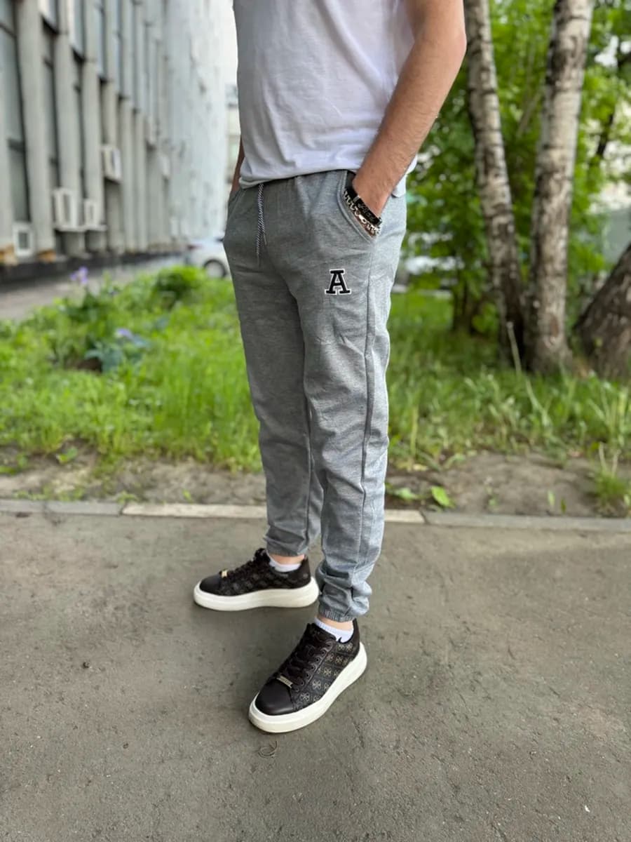 Спортивные штаны джоггеры для дома в школу