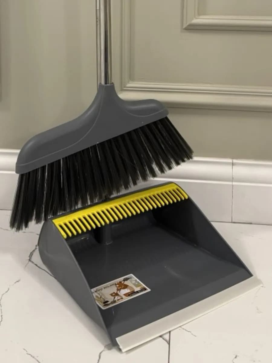 Веник с совком для уборки