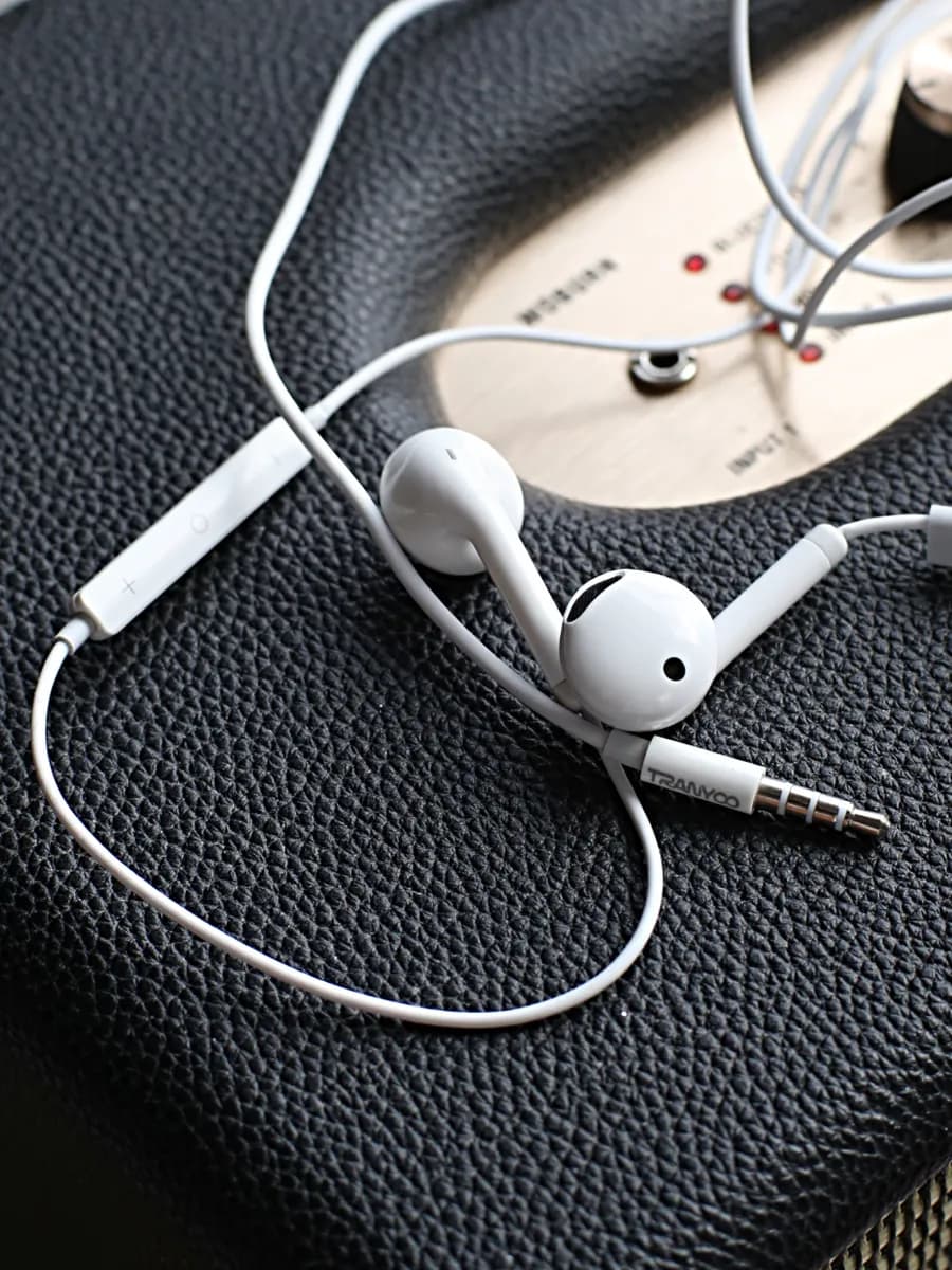 Наушники проводные с микрофоном вакуумные - фото 1