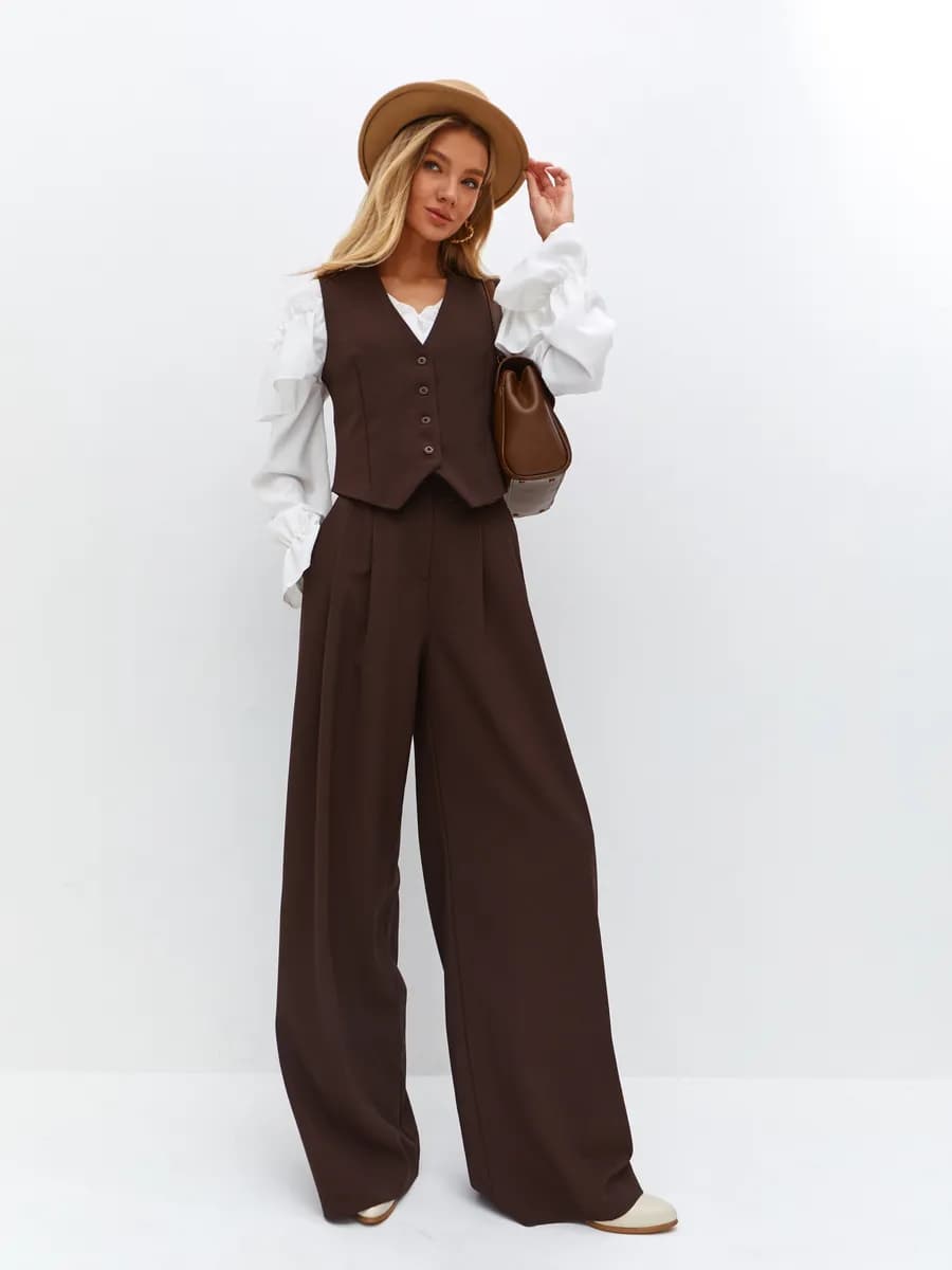 Костюм с жилетом и брюками палаццо офисный классический