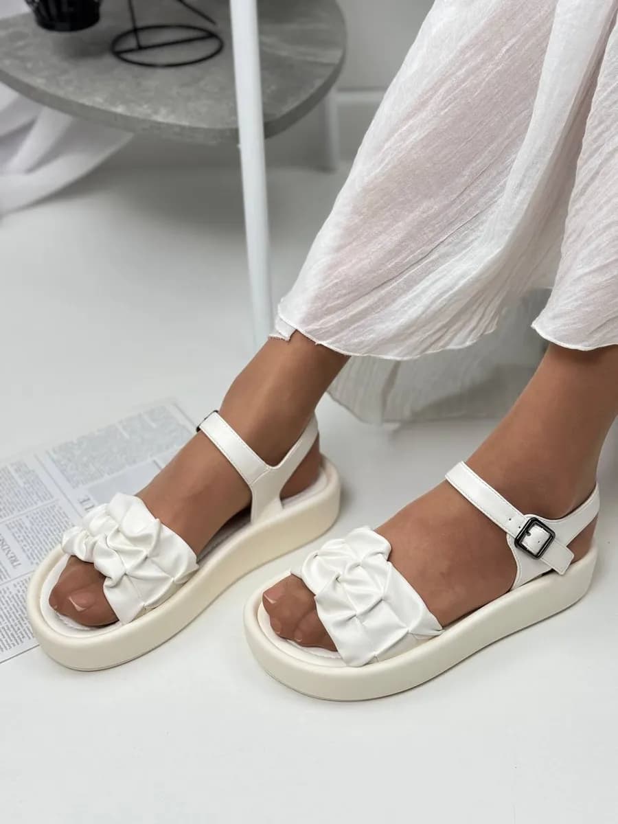 Босоножки на платформе открытые