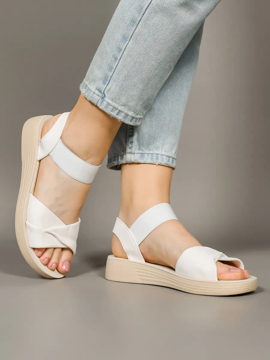 Сандалии летние на платформе