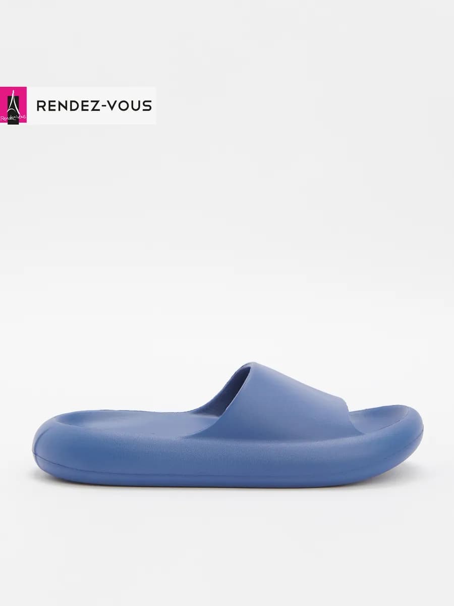 Легкие шлепанцы сланцы на лето