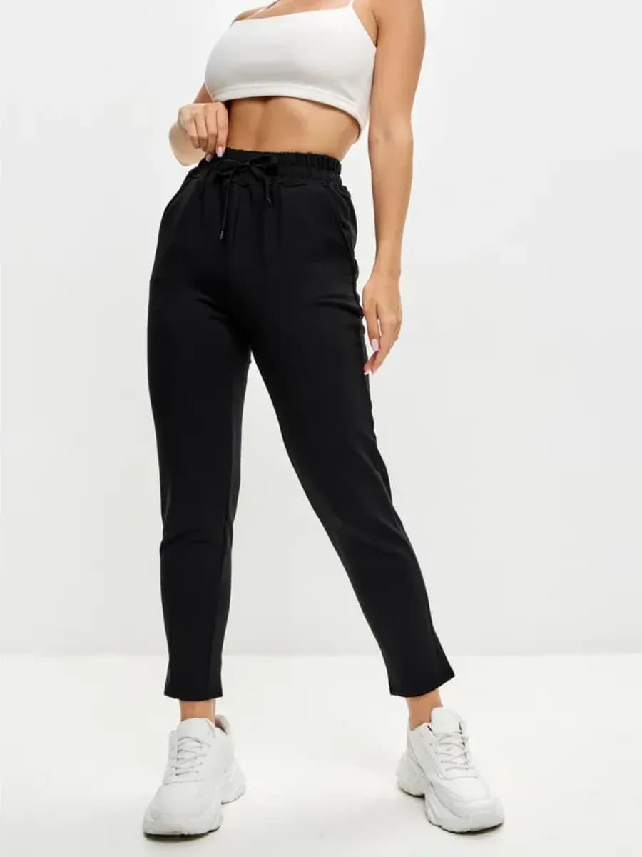 Спортивные штаны укороченные