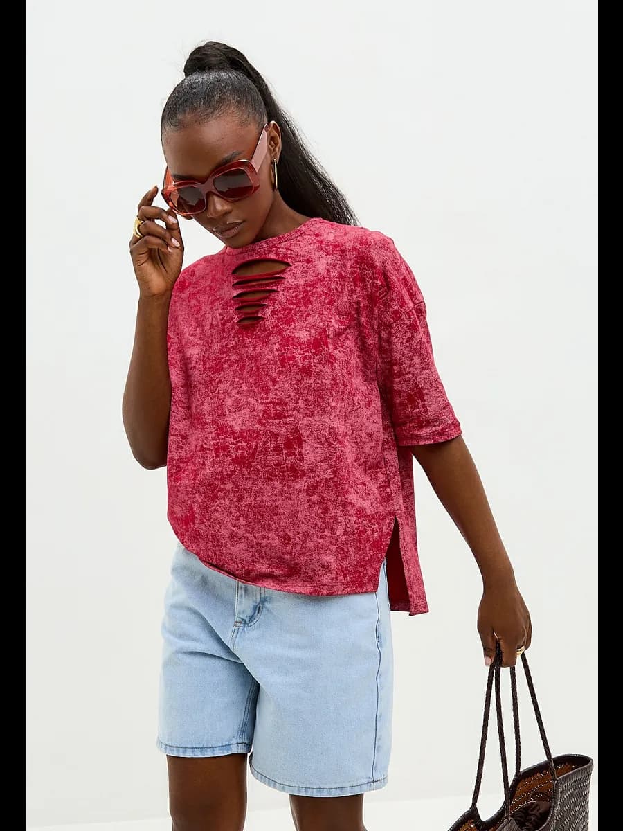 Футболка оверсайз летняя с разрезами рванина