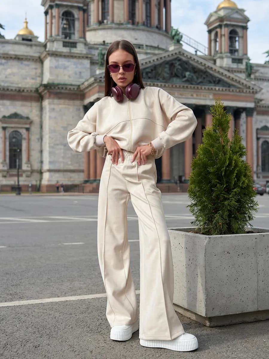 Костюм спортвный двойка замшевый