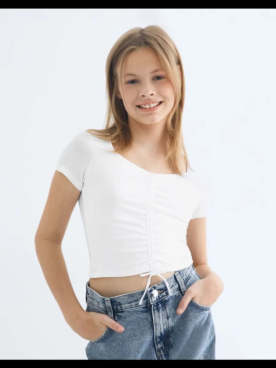 Белый кроп-топ с завязкой