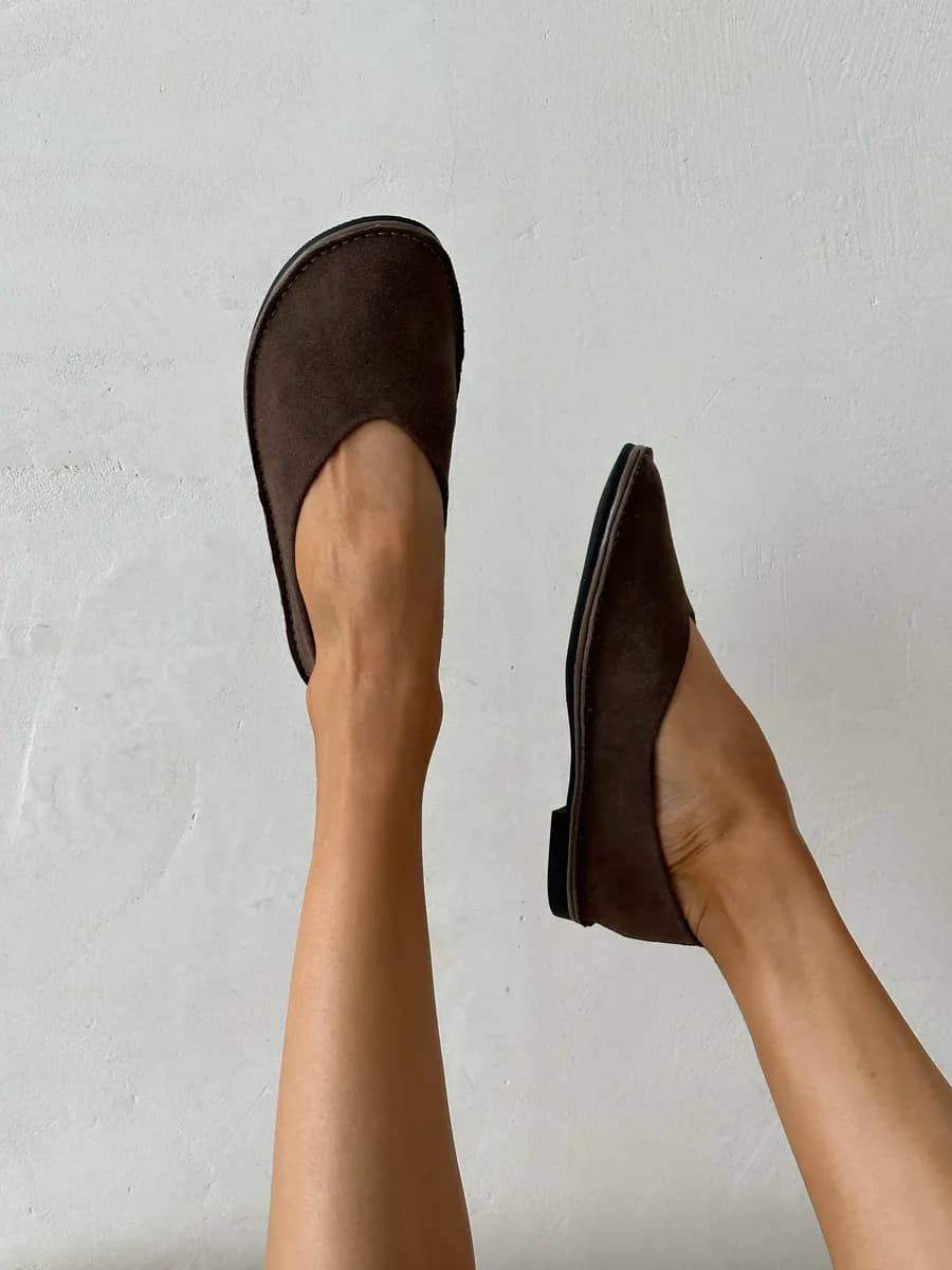 Балетки из натуральной замши с завязками