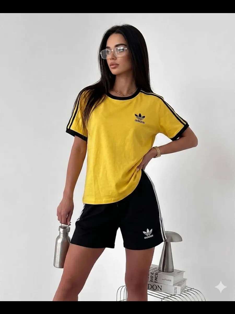 Костюм спортивный футболка с шортами