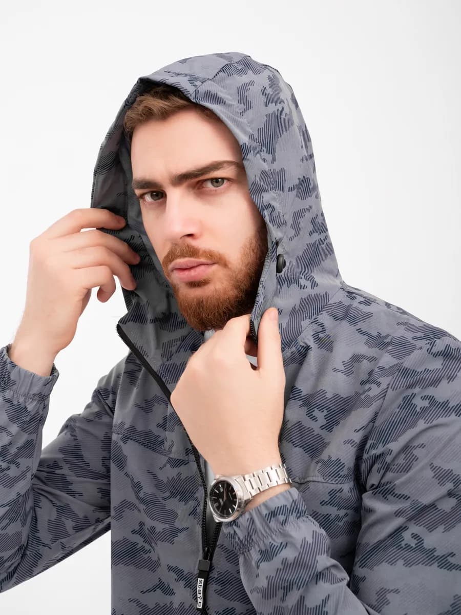 Мужская ветровка летняя из плащевки с капюшоном Камуфляж