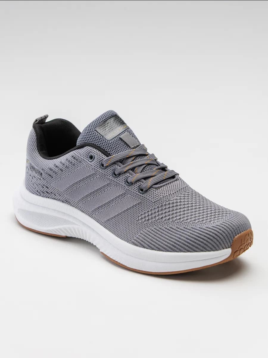 Кроссовки спортивные - фото 1