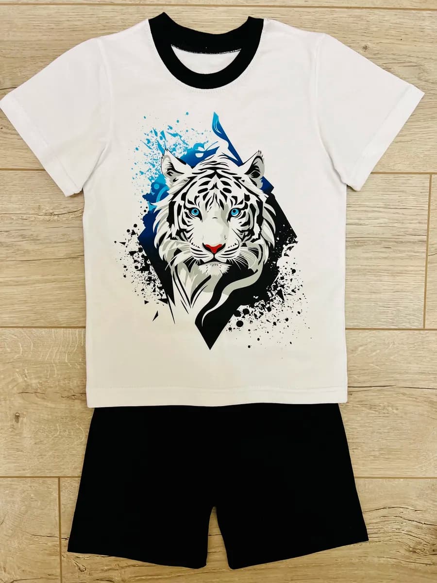 Костюм для мальчика с шортами и футболкой