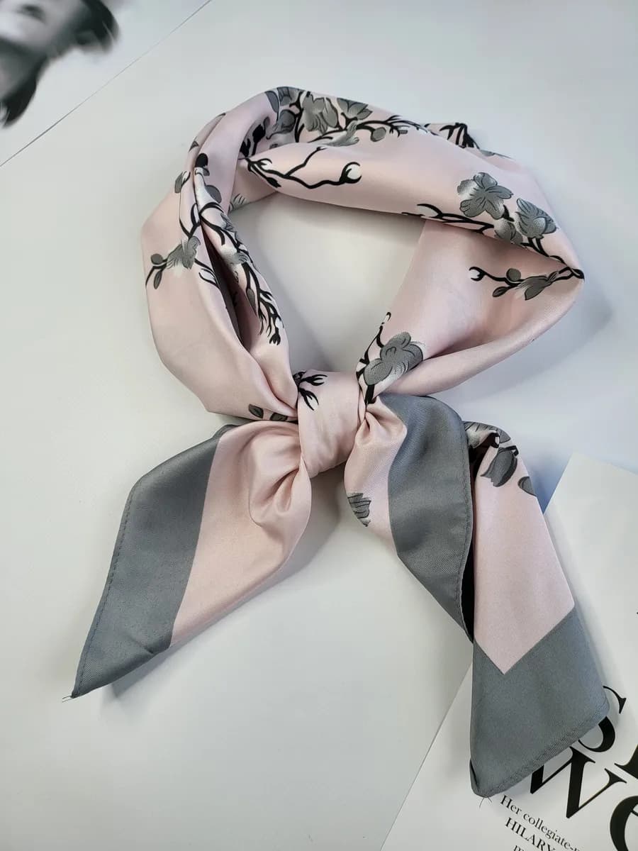 Платок шелковый на голову и шею