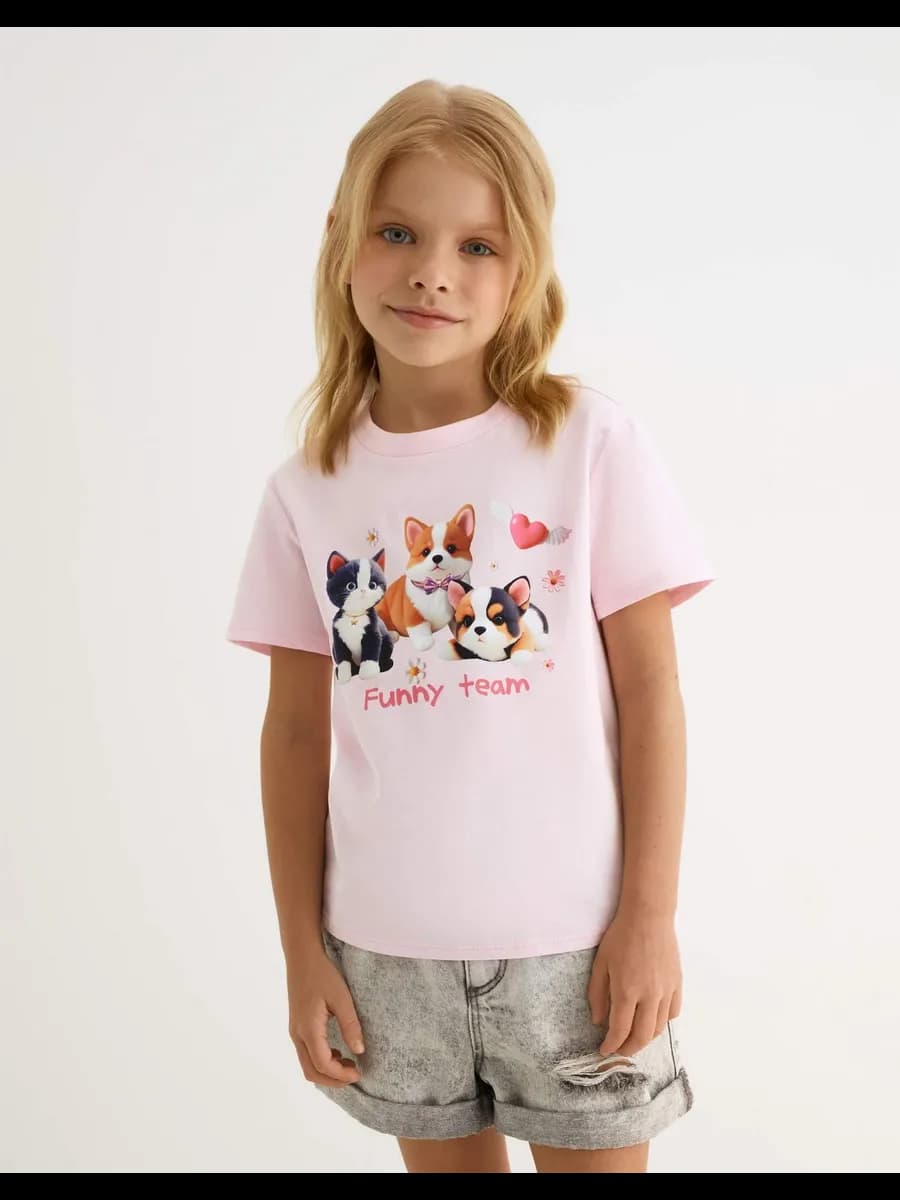 Розовая футболка с принтом