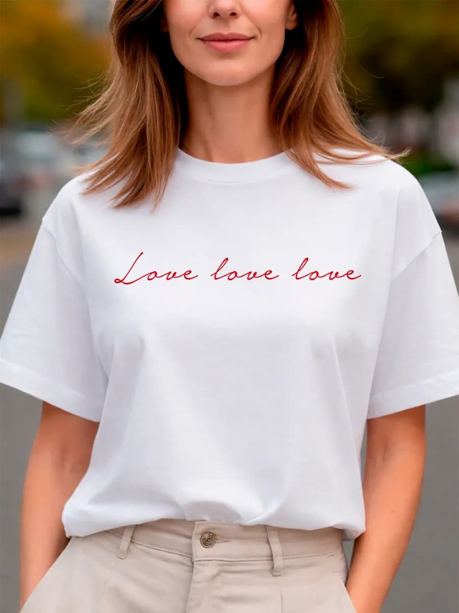 Футболка белая с принтом Love