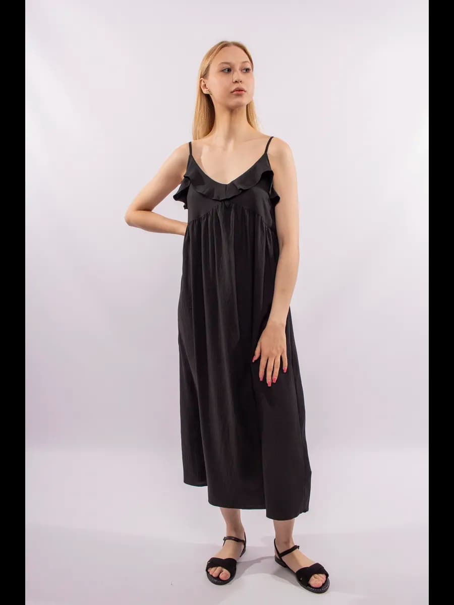 Платье с открытыми плечами