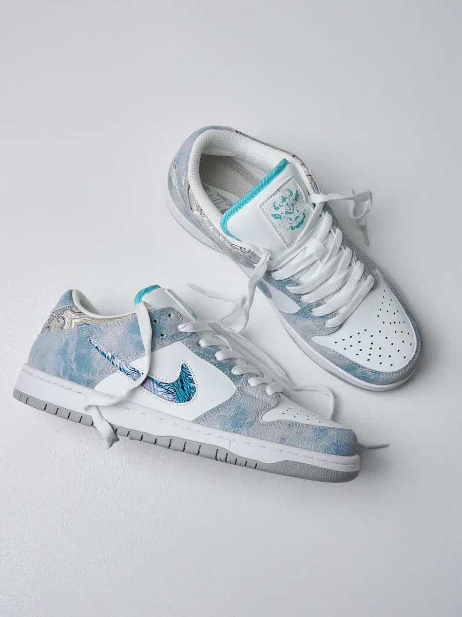 Кроссовки - фото 1