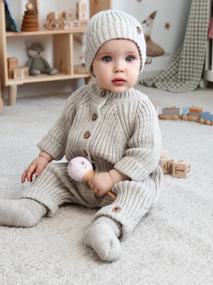 Вязаный комбинезон на выписку для новорожденных комплект