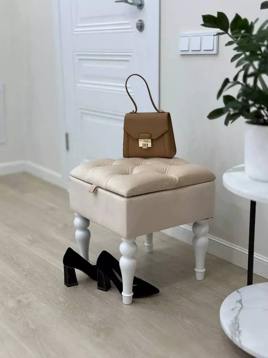 Банкетка в прихожую