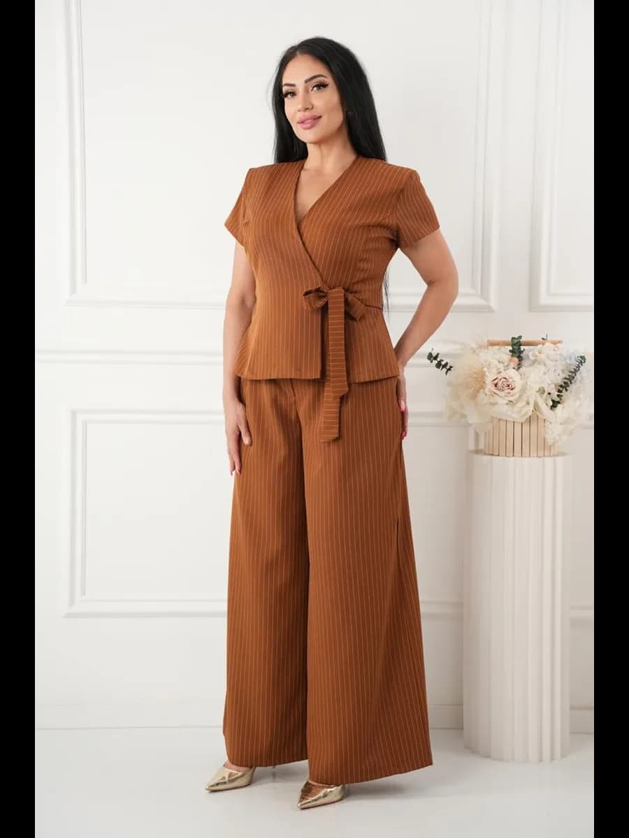 Костюм женский нарядный больших размеров