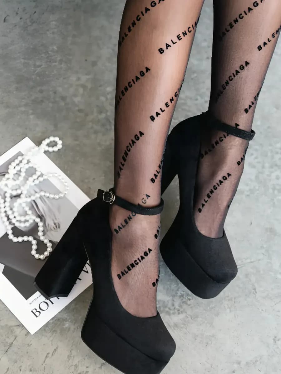 Туфли на каблуке с ремешком