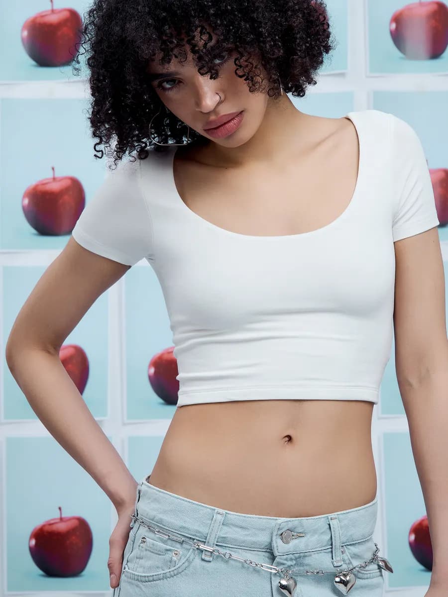 Кроп-топ из вискозы с коротким рукавом