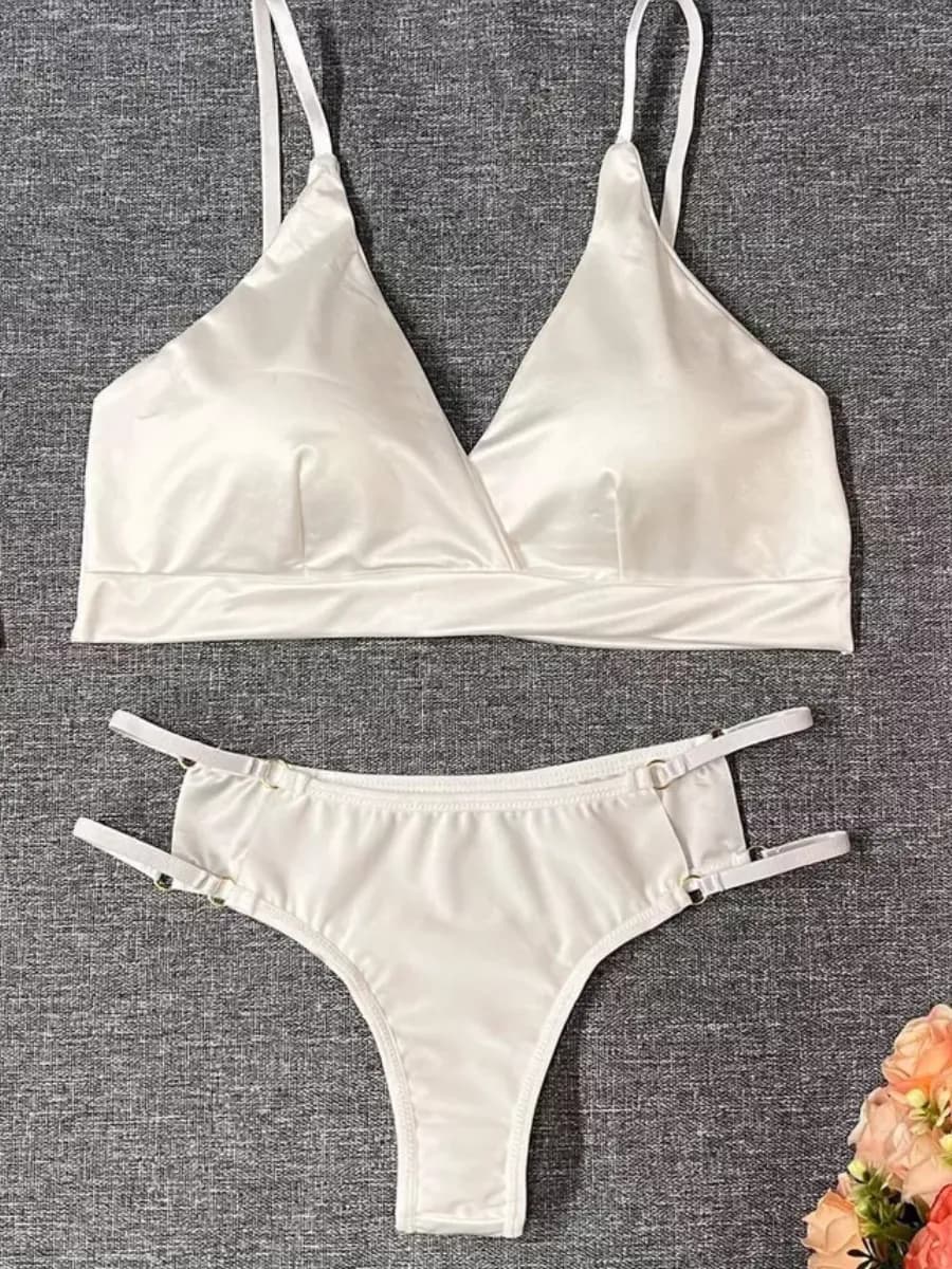 Нижнее белье комплект атласное