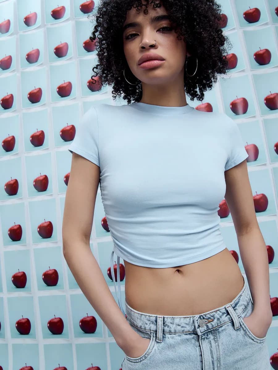 Футболка с завязками на талии