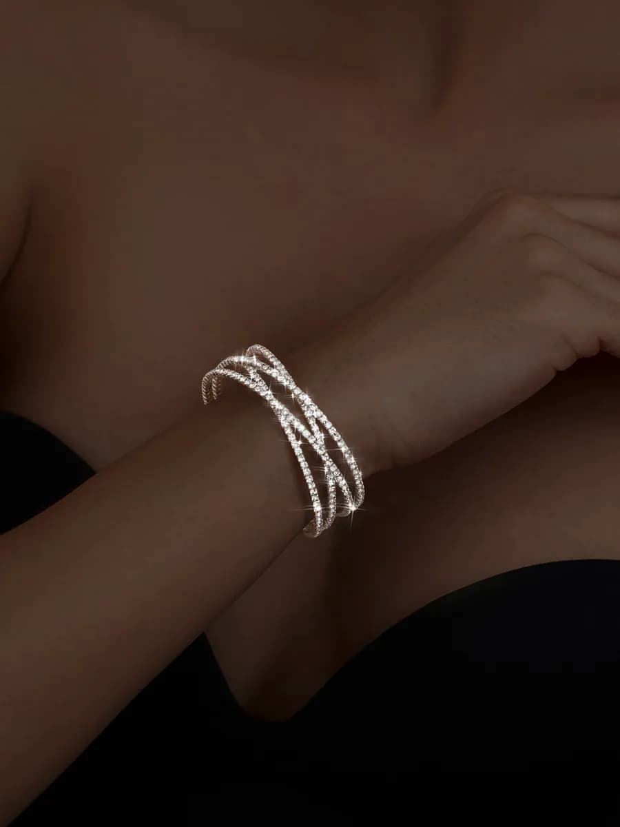 Браслет на руку со стразами