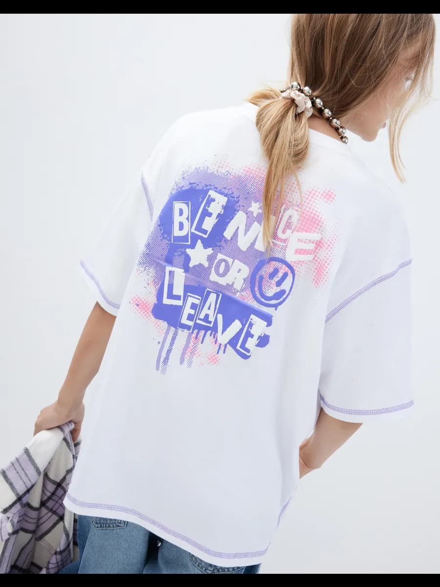 Белая футболка superoversize с граффити-принтом - фото 1