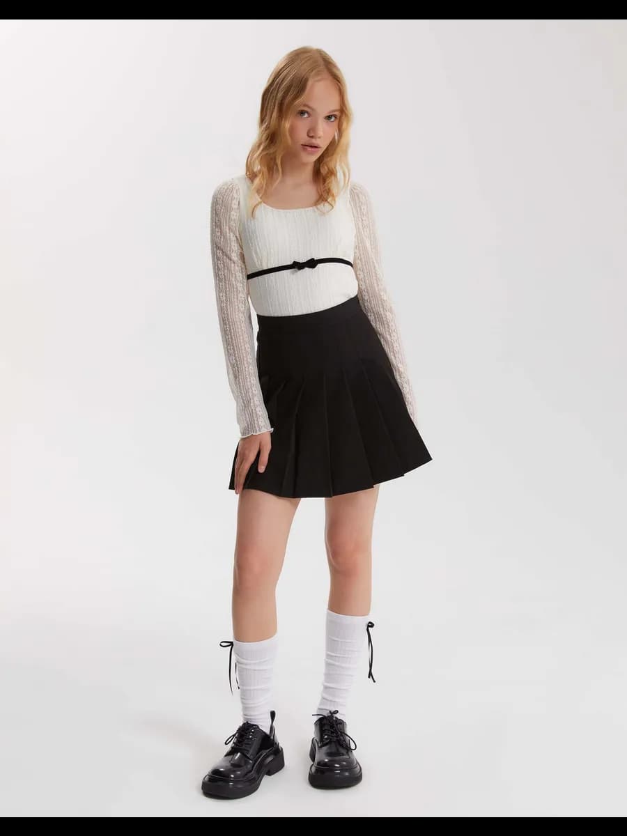 Чёрная мини-юбка со складками