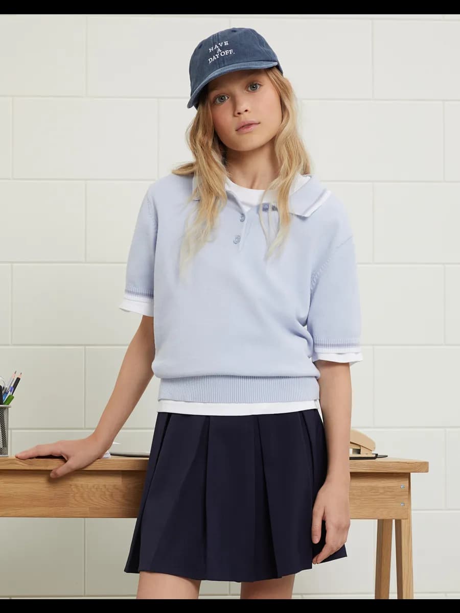 Тёмно-синяя школьная юбка со складками