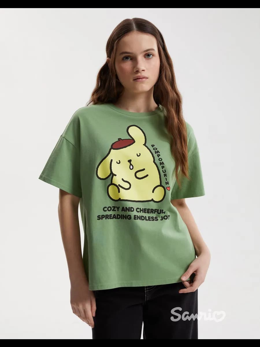 Зелёная футболка с принтом Hello Kitty