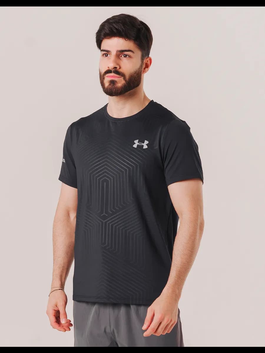 Спортивная мужская футболка - фото 1