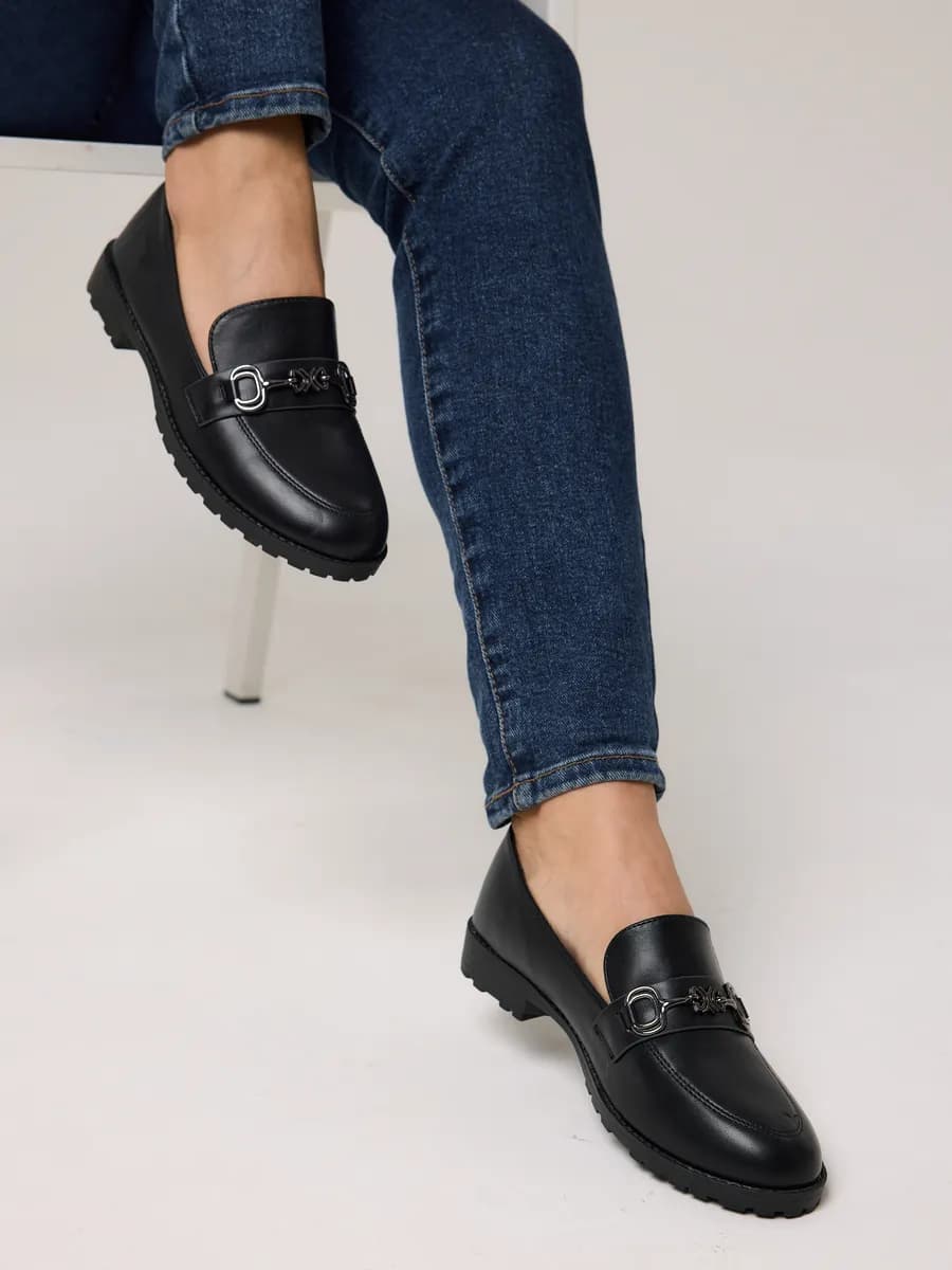 Туфли на низком каблучке демисезонные