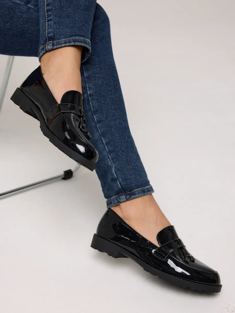 Туфли на низком каблучке демисезонные