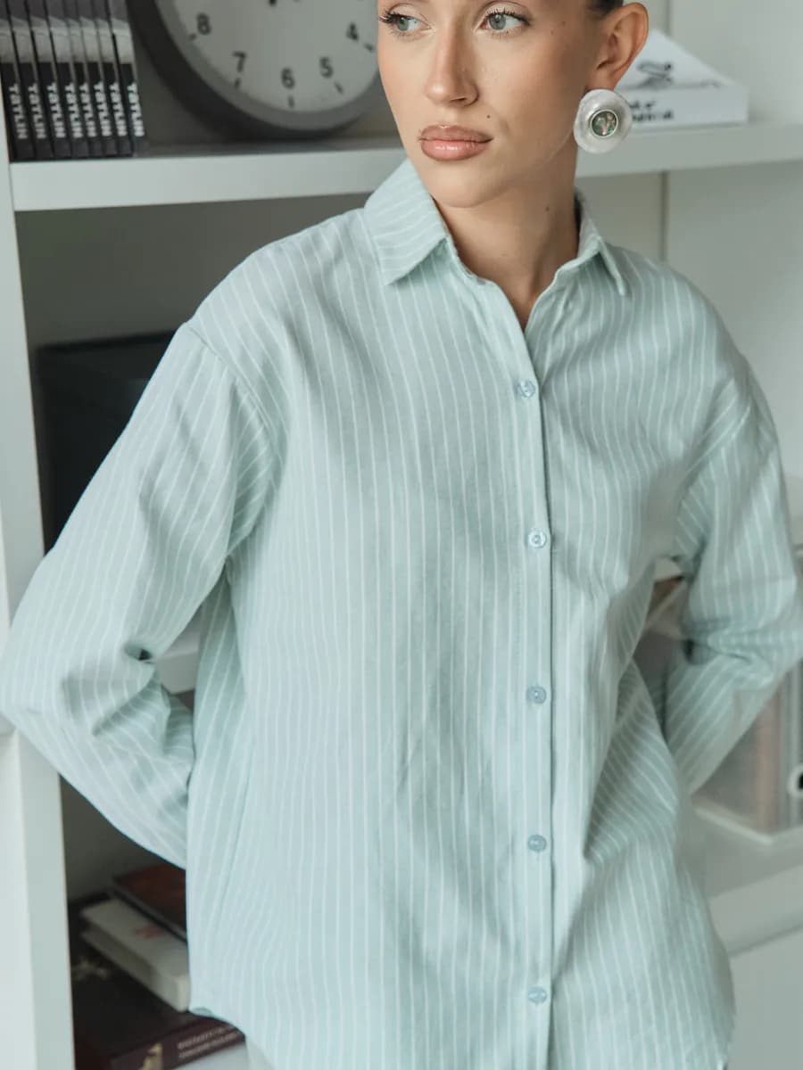 Рубашка женская в полоску зеленая