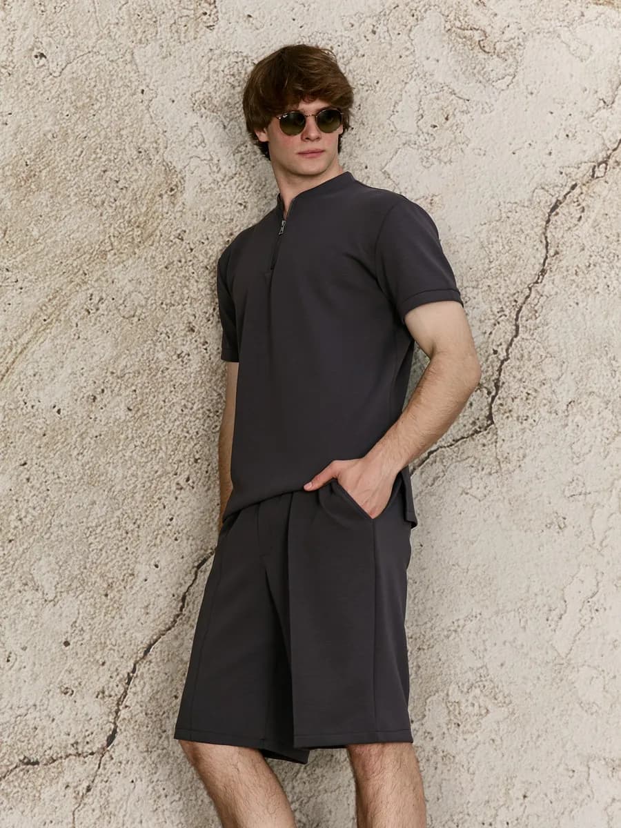 Костюм мужской летний с шортами и футболкой на молнии