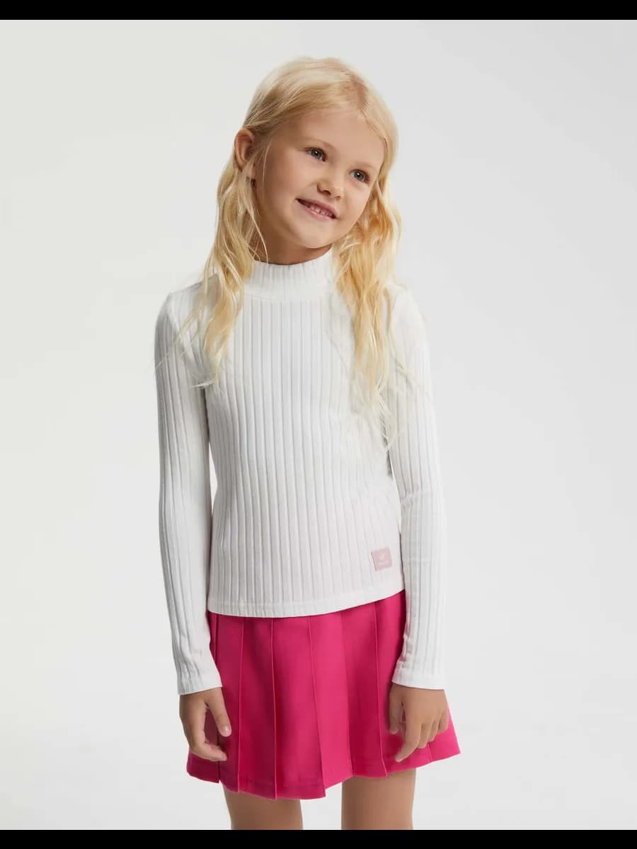 Молочный лонгслив в рубчик с воротником